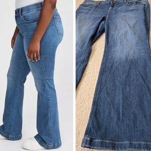 Torrid 24T Tall Bombshell High-Rise Flare Jean